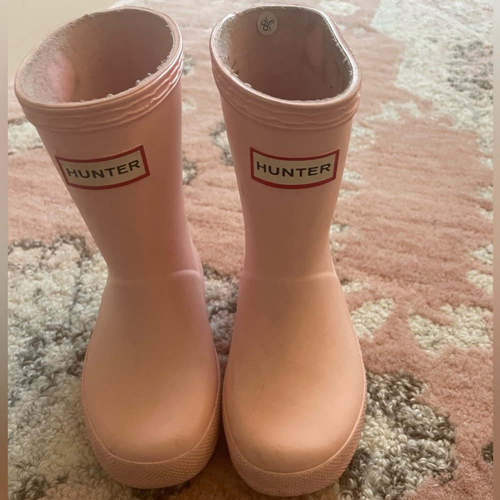 light pink Hunter First Classic toddler rain boots size 6